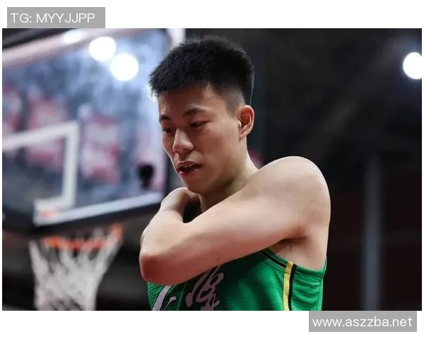 张镇麟上海男篮首秀贡献6分6篮板