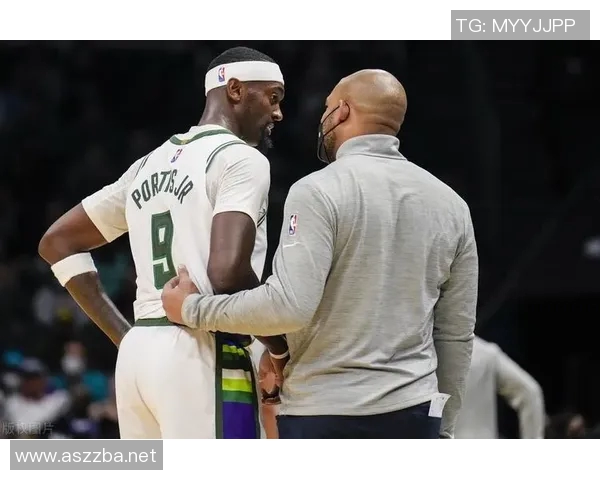 波蒂斯肘击华莱士遭还击，裁判各打五十大板